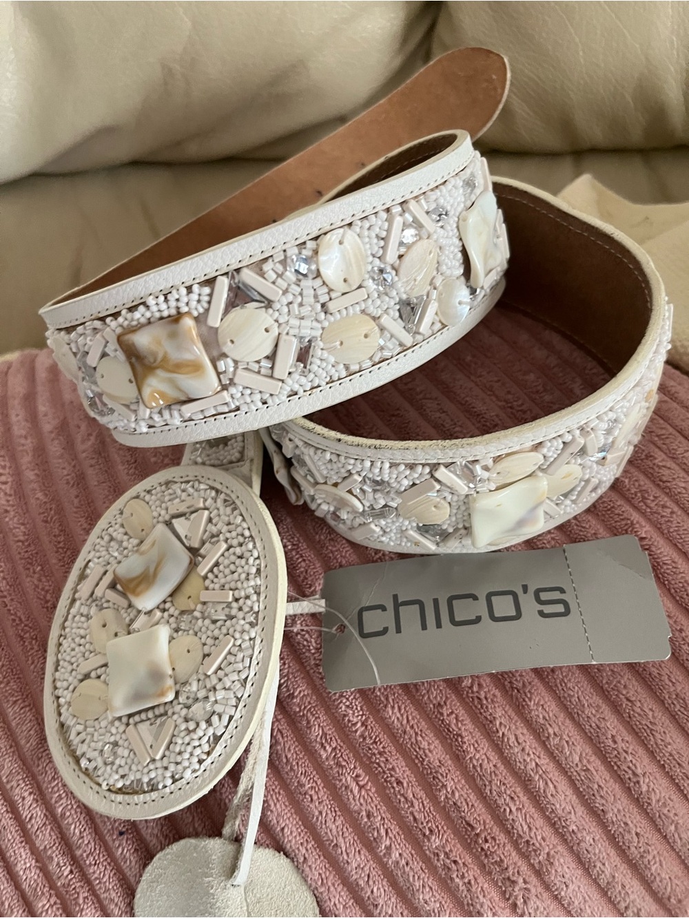 NWT Chico's 2” Wide SzM White Shell and Beaded Statement Belt